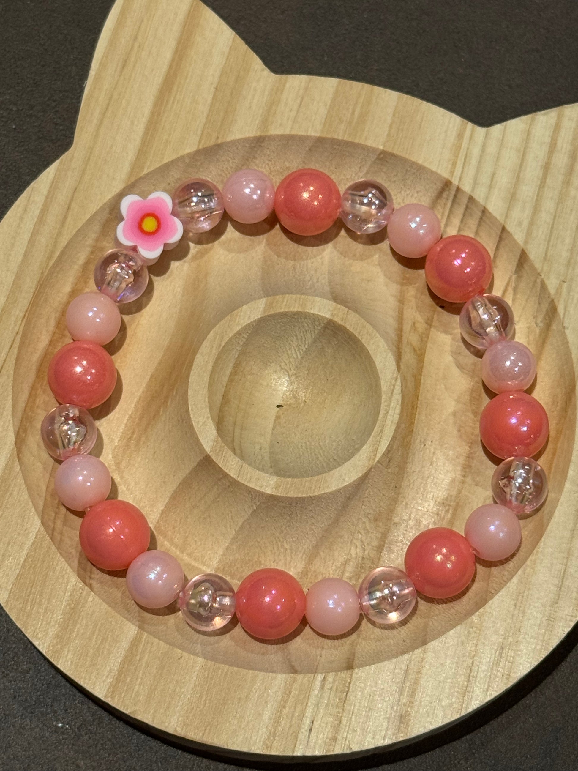 Armband met bloemetje